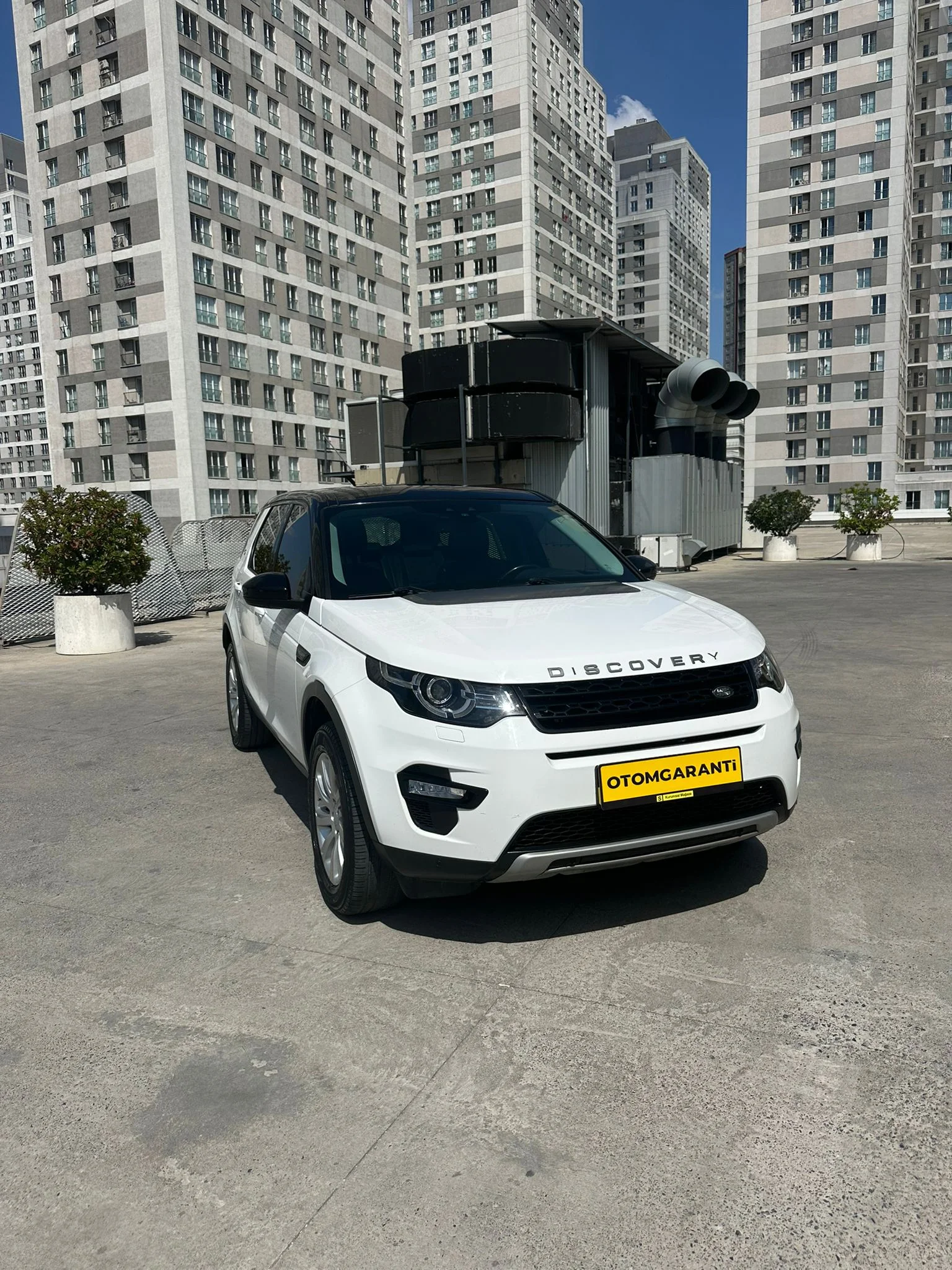 LAND ROVER DİSCOVERY 800 BİN TL PEŞİNAT İLE 36 AY TAKSİT İMKANI