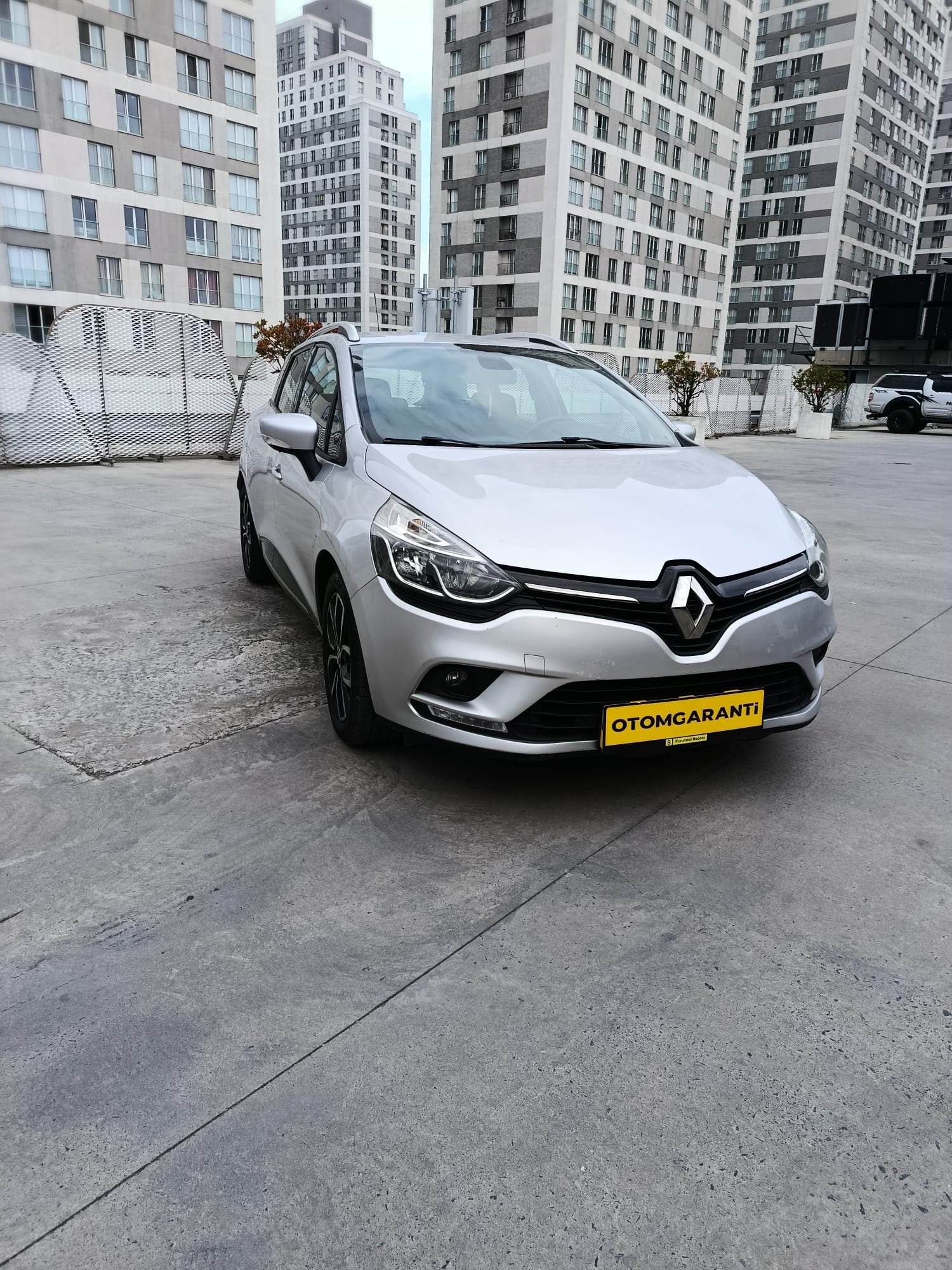 RENAULT CLİO 300 BİN TL PEŞİNAT İLE 36 AY TAKSİT İMKANI
