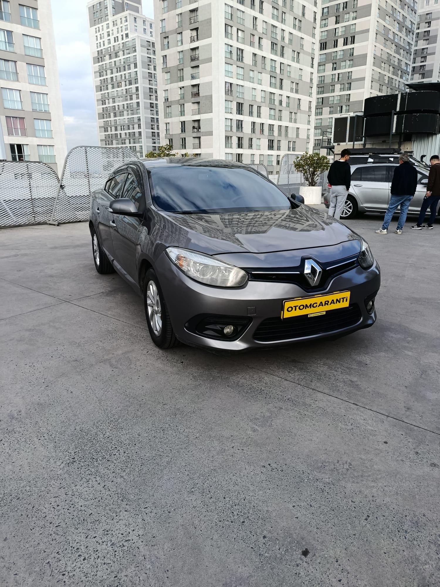 RENAULT FLUENCE 200 BİN TL PEŞİNAT İLE 36 AY TAKSİT İMKANI