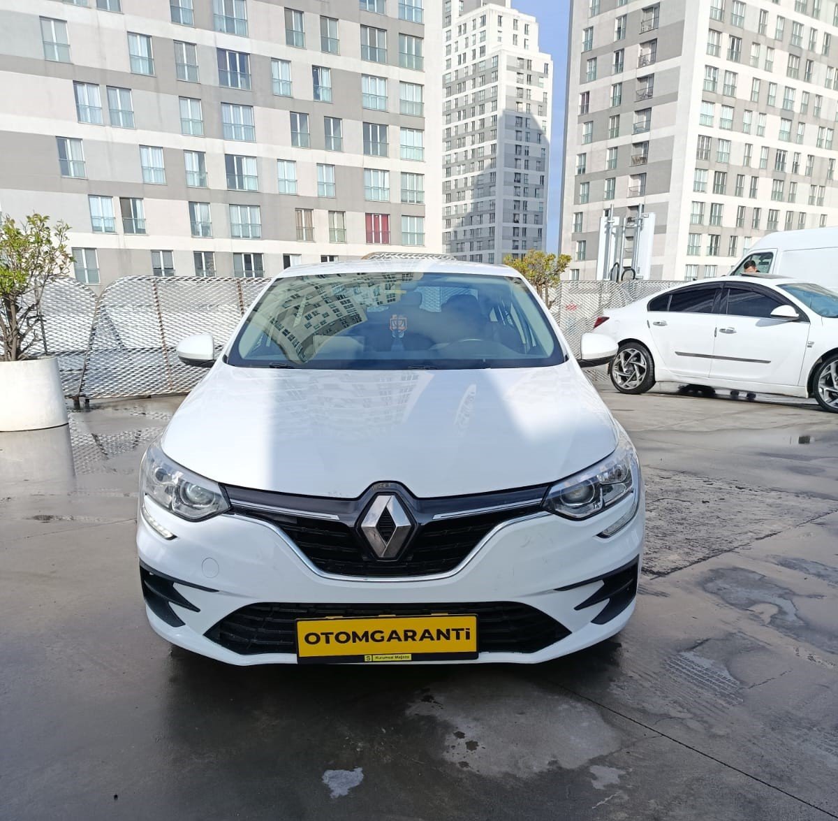 RENAULT MEGANE 4 300 BİN TL PEŞİNAT İLE 36 AY TAKSİT İMKANI